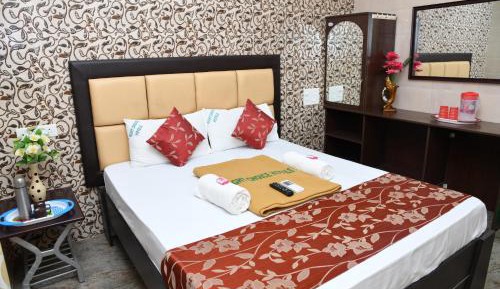 Deluxe Double Room (2 Adults + 1 Child)