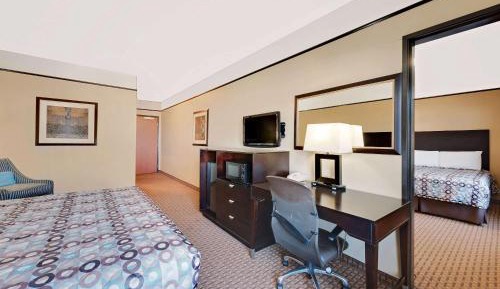 One-Bedroom Suite with One King Bed and One Queen Bed - Non-Smoking