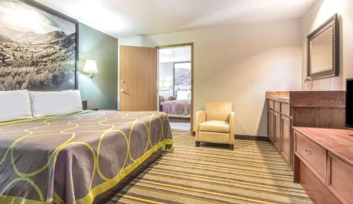 Two-Bedroom Suite with One King Bed and Two Queen Beds  - Non-Smoking