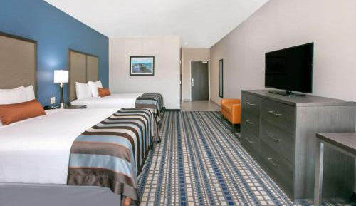 Queen Room with Two Queen Beds - Non-Smoking