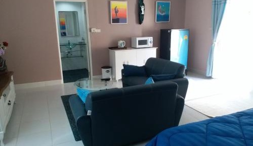 Studio Deluxe