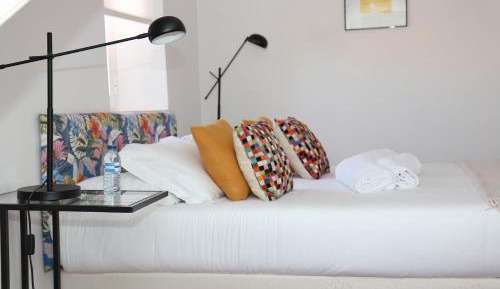 Double or Twin Room with City View  and Shared Bathroom