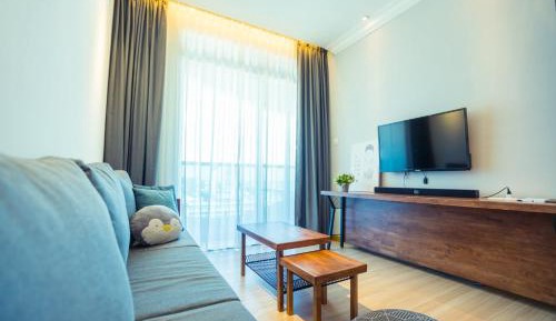 Standard Family Room Apartment with View