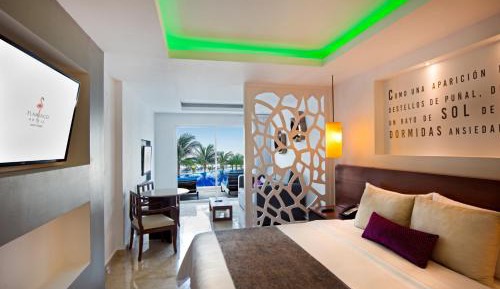 Junior Suite Swim Up - Adults Only 