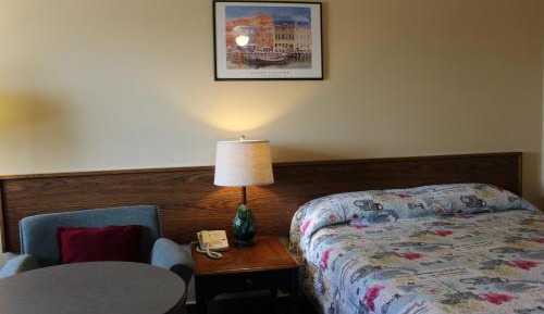 Deluxe Queen Room