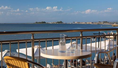 Deluxe Double Room with Balcony and Sea View