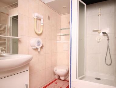 Double Room with Private Shower and Toilet