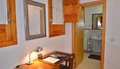 Twin Room with Private Bathroom