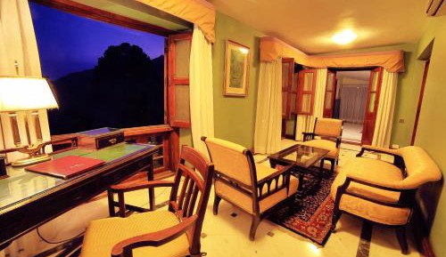 Superior King Suite