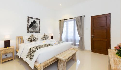 Deluxe Double Room with Pool View