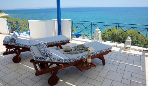 Superior Three-Bedroom Apartment with Sea View