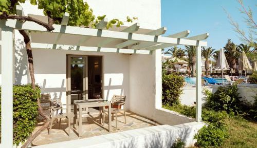 Maxi Room with Garden or Pool View