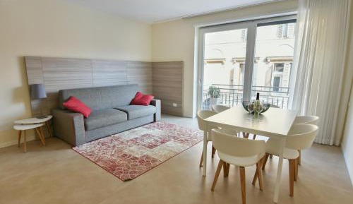Deluxe Apartment with Balcony