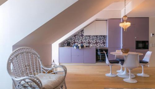 Deluxe One-Bedroom Apartment with River View
