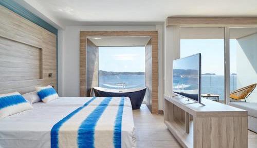 Suite with Sea View and Hot Tub