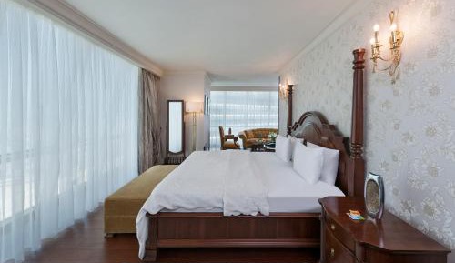 Suite with Queen Size Bed