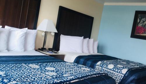 Queen Room with Two Queen Beds - Non-Smoking