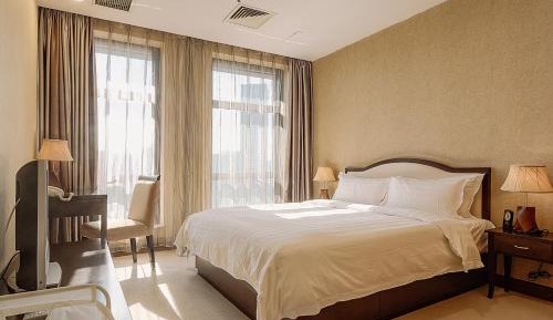 Two-Bedroom Deluxe Suite