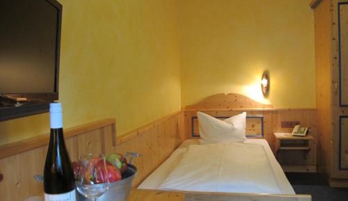 Deluxe Single Room