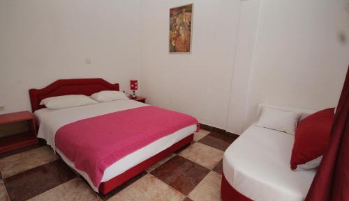 One-Bedroom Apartment with Balcony (4 adults + 1 children)