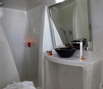 Amaya Sentiment Villa with Caldera View & Outdoor Hot Tub