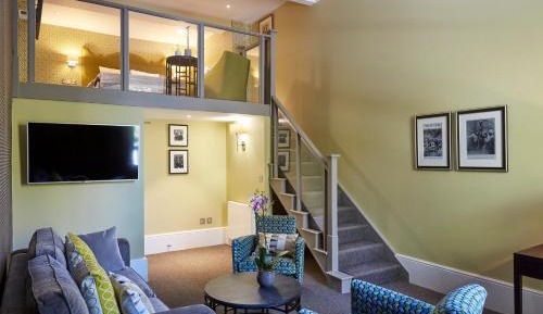 Deluxe King Suite