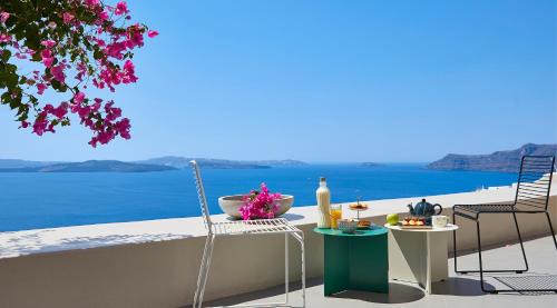Amaya Harmony Villa with Caldera View & Outdoor Hot Tub