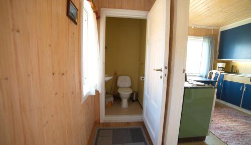 One-Bedroom Cottage with Private Bathroom