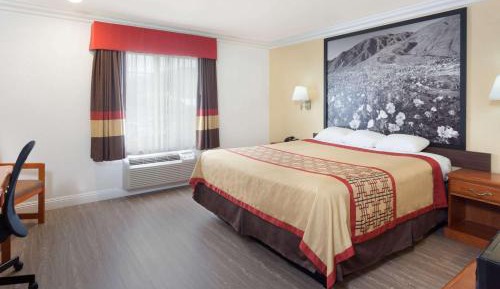 King Room - Mobility Access/Non-Smoking