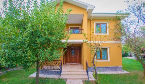 Deluxe Villa