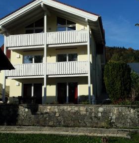 Apartment with Mountain View