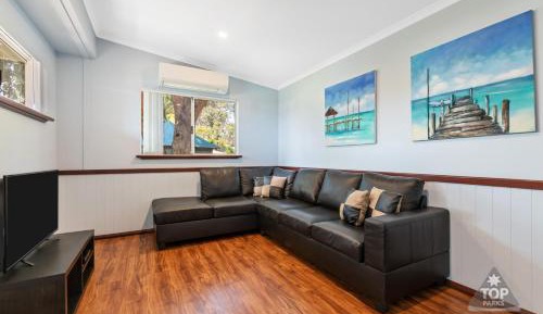 Ensuited Park Cabin Indoor Lounge