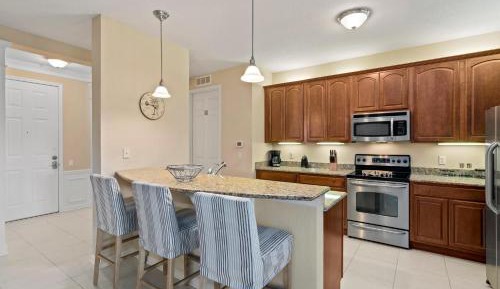 Luxury Three-Bedroom Apartment