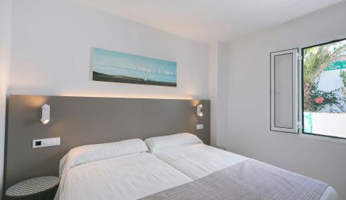 Superior One-Bedroom Apartment