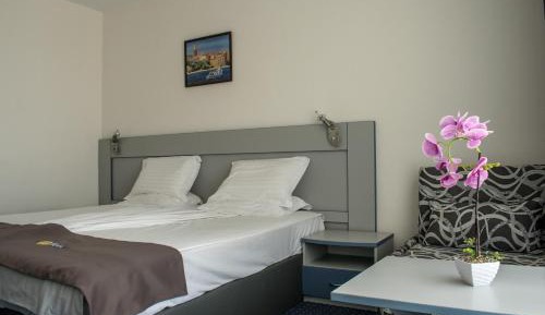 Double Room (2 Adults + 1 Child )