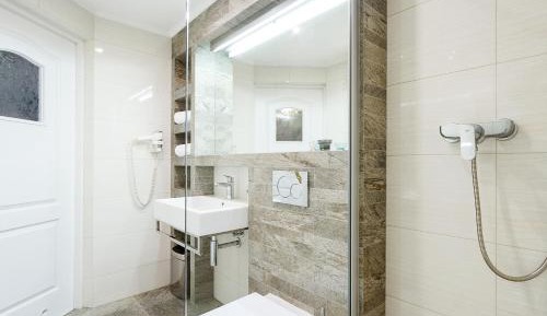 Apartment (4 Adults)