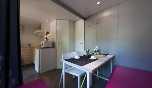 Premium Mobile Home (4 Adults + 1 Child)