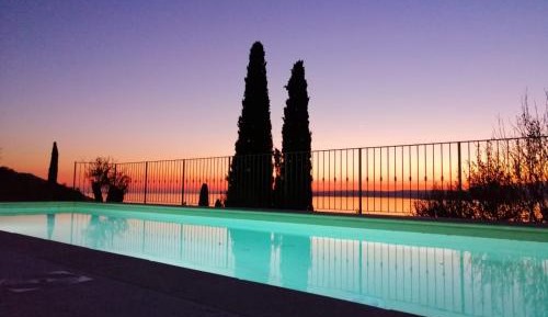 Apartment with Lake View