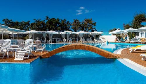 Superior Double Room with Pool View