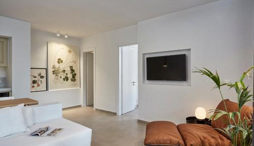 Senior Suite with Garden View