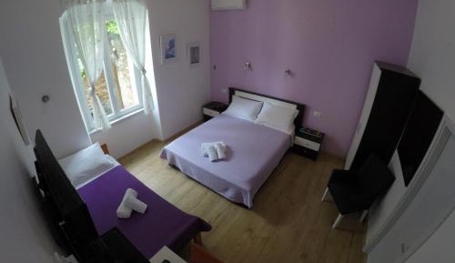 Triple Room with Private Bathroom