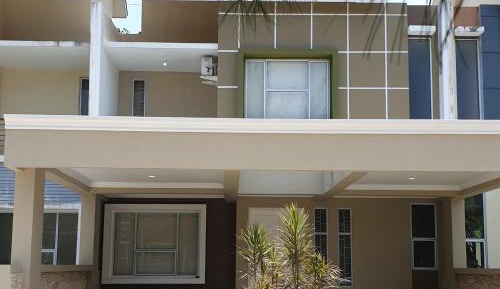 Villa with Garden View