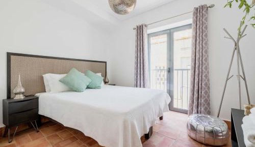 Deluxe Double or Twin Room with City View