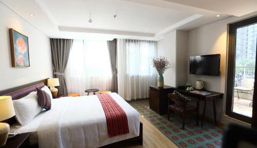 Suite with Balcony + Afternoon Tea On Rooftop