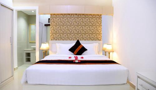 Deluxe Double Room (2 Adults + 1 Child)