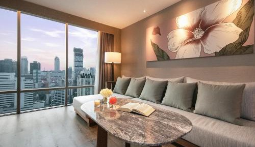 1 Bedroom Corner Suite - Roselle Suite