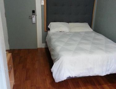 Deluxe Room with Shared Bathroom