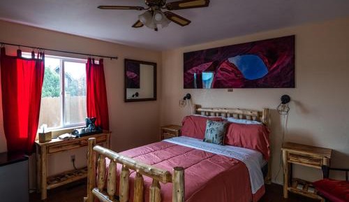 Deluxe Double Room - Peak-A-Boo
