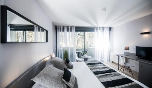Double Room with Pool Access