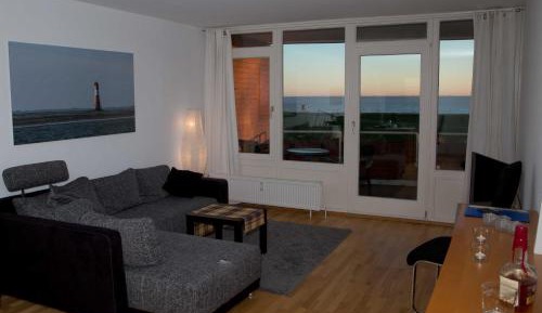 One-Bedroom Apartment with Balcony